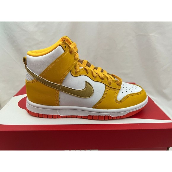 NEW Nike Dunk High W University Gold Shoes DQ4691-700 Wmns Sz 6 / Mens Sz 4.5 - Picture 2 of 7